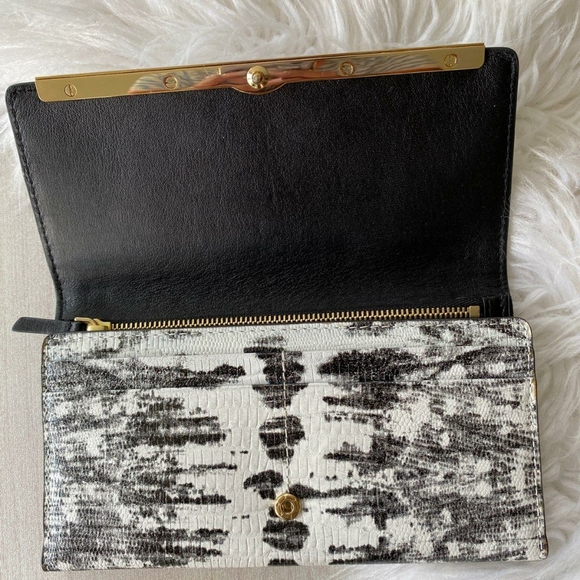 Henri Bendel Carlyle Tote and Matching Wallet Liza - Picture 10 of 11